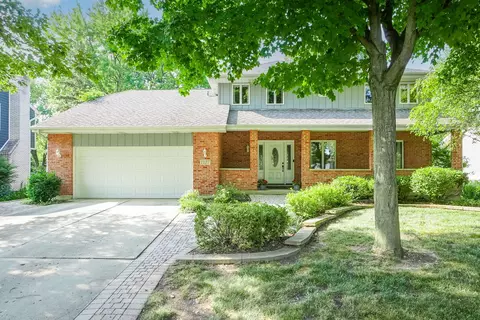 1127 Hidden Spring Dr, Naperville, IL 60540 photo 2