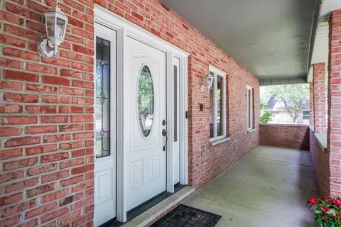 1127 Hidden Spring Dr, Naperville, IL 60540 photo 3
