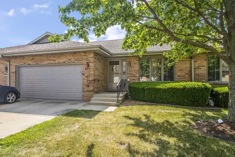 871 Winter Park Dr, New Lenox, IL 60451