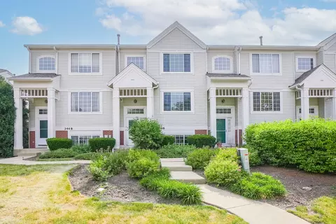 3446 Ravinia Cir, Aurora, IL 60504