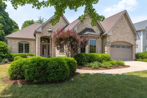 904 Elm St, Sugar Grove, IL 60554