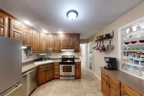 8 Foley Ave, Bloomington, IL 61701 photo 24