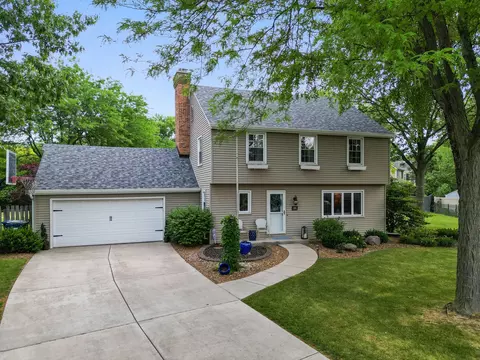 160 Periwinkle Ct, Bourbonnais, IL 60914