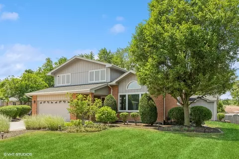 20408 S Green Meadow Ln, Frankfort, IL 60423