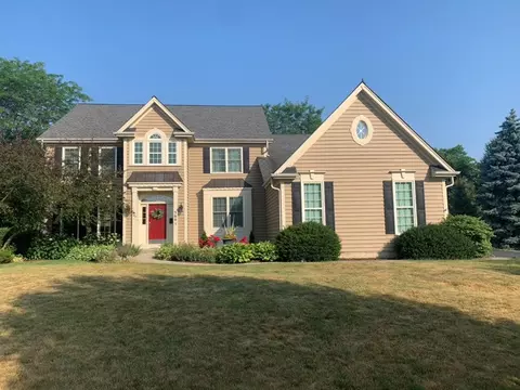 3601 Greenwood Ln, Saint Charles, IL 60175