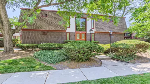 1007 Deerfield Rd #225, Deerfield, IL 60015