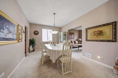 119 Bennington Ln, Bartlett, IL 60133 photo 6