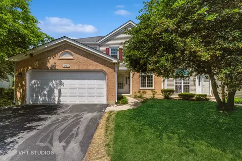 6760 Roanoake Ct, Gurnee, IL 60031