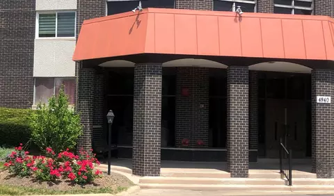 4940 Foster St #205, Skokie, IL 60077