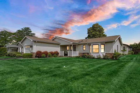2 Mustang Ct, Grayslake, IL 60030