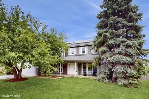 1825 Ashford Ln, Crystal Lake, IL 60014