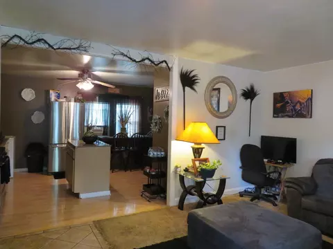 3305 Ridgewood Dr, Champaign, IL 61821 photo 4