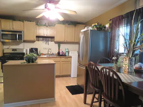 3305 Ridgewood Dr, Champaign, IL 61821 photo 5