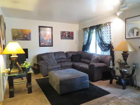 3305 Ridgewood Dr, Champaign, IL 61821 photo 2