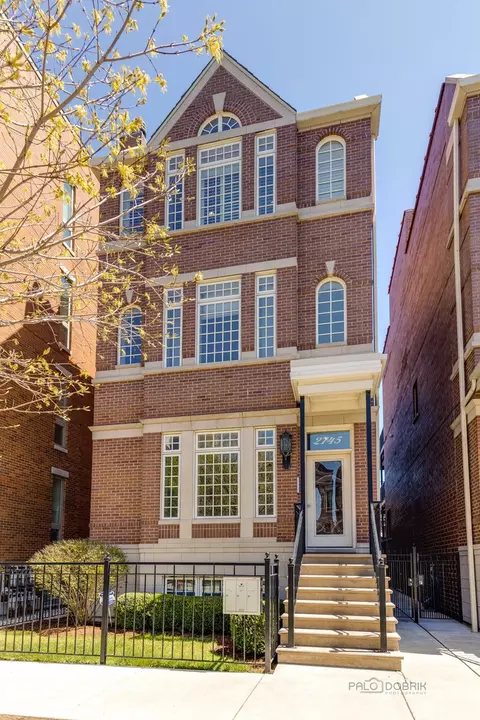 2745 N Lakewood Ave #2, Chicago, IL 60614