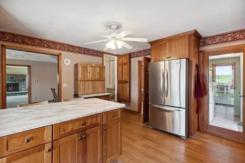 6293 High St, Freeport, IL 61032 photo 5