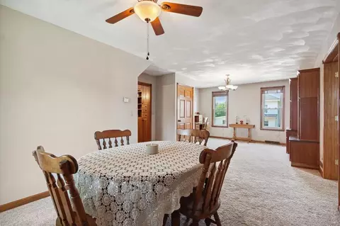 6293 High St, Freeport, IL 61032 photo 11