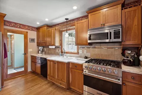 6293 High St, Freeport, IL 61032 photo 7