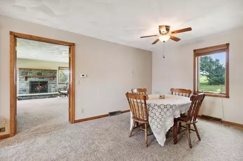 6293 High St, Freeport, IL 61032 photo 13