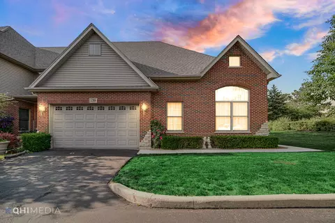 139 Oak Hill Dr, Wood Dale, IL 60191