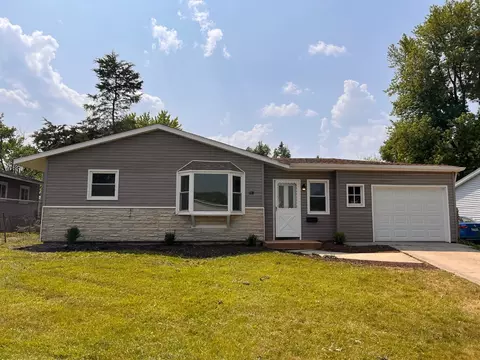 720 Houston Dr, Carpentersville, IL 60110