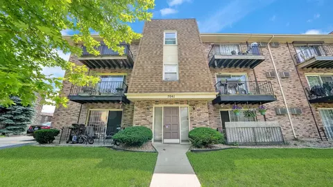 7041 Oconnell Dr #202, Chicago Ridge, IL 60415