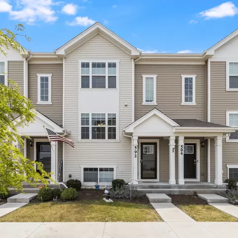 592 Spring Leaf Dr, Joliet, IL 60431