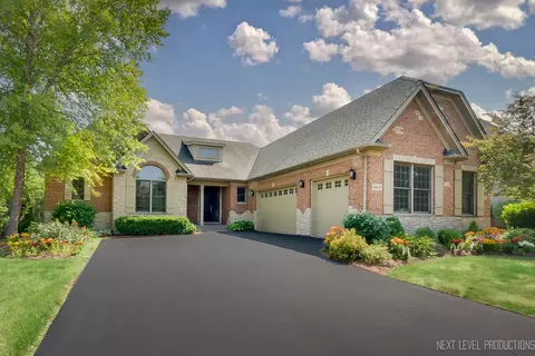 39 W727 Walt Whitman Rd, Saint Charles, IL 60175