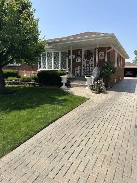 752 E 163rd Pl, South Holland, IL 60473
