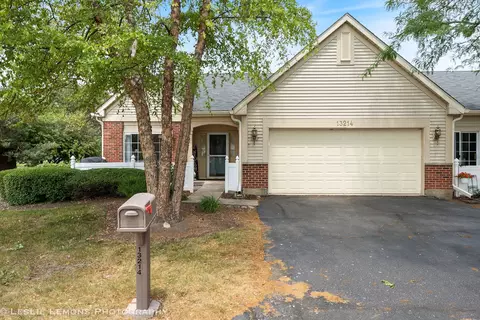 13214 S Carlisle Ln, Plainfield, IL 60544