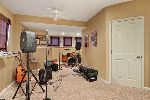 744 Gloster Ct, Gurnee, IL 60031 photo 19