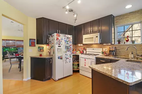 744 Gloster Ct, Gurnee, IL 60031 photo 6