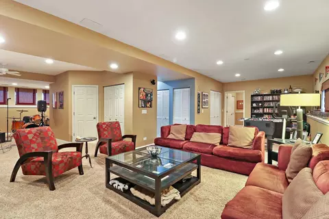 744 Gloster Ct, Gurnee, IL 60031 photo 18