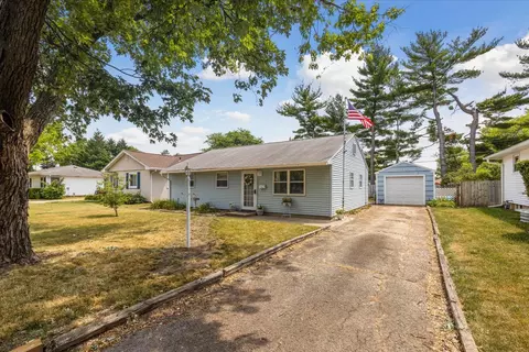 1818 Melanie Ln, Champaign, IL 61821