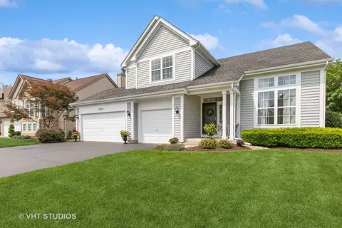 18283 Springwood Ln W, Grayslake, IL 60030