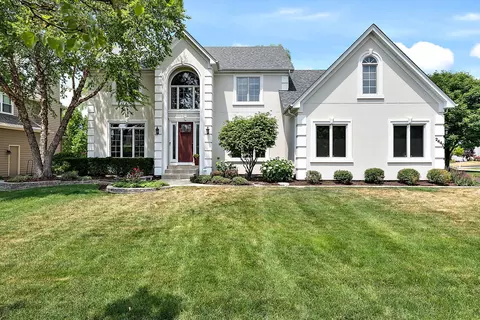 2440 Joyce Ln, Naperville, IL 60564