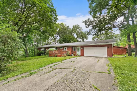 800 Forest Ave, Elgin, IL 60120