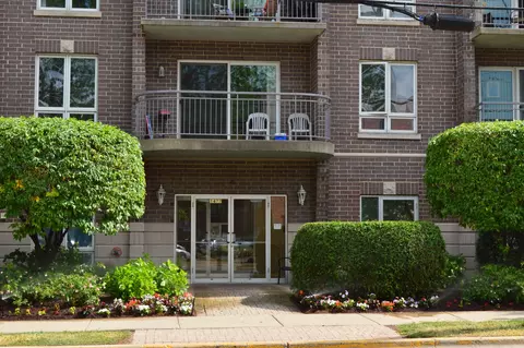 1477 E Thacker St #309, Des Plaines, IL 60016