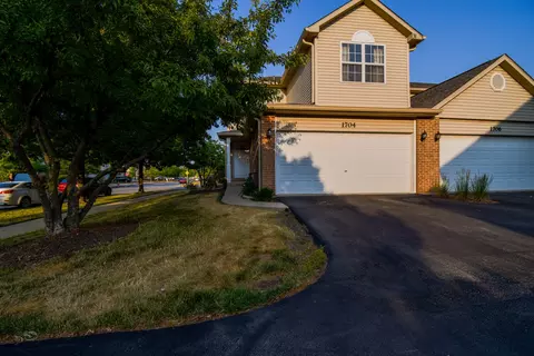 1704 Windward Ave, Naperville, IL 60563