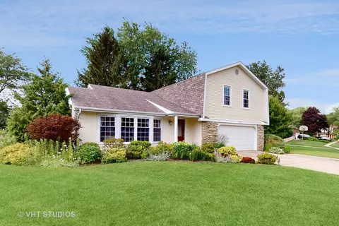 1100 Wellington Ave, Libertyville, IL 60048