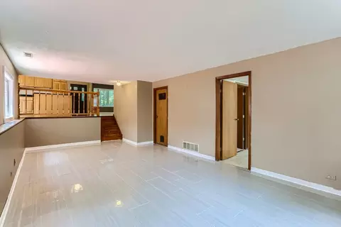 453 Campus Dr, Elgin, IL 60120 photo 14