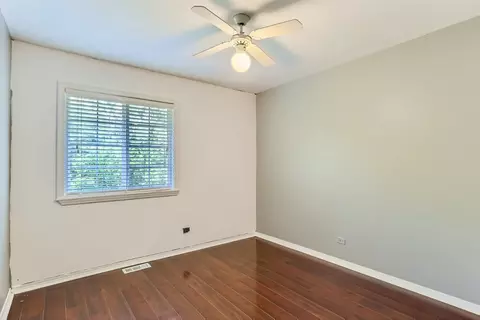 453 Campus Dr, Elgin, IL 60120 photo 11
