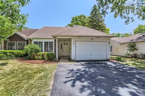 453 Campus Dr, Elgin, IL 60120