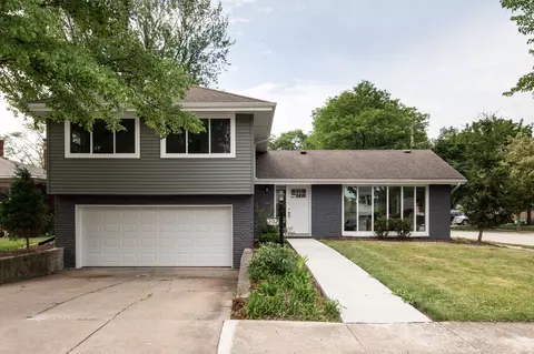 202 Huntington Ct, La Grange Park, IL 60526