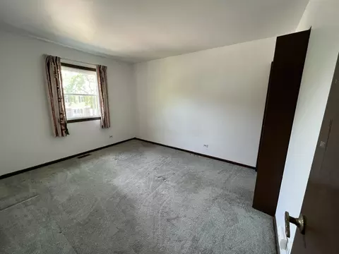 4506 Harbor Cir, Hoffman Estates, IL 60192 photo 11
