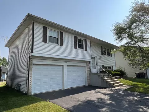 4506 Harbor Cir, Hoffman Estates, IL 60192 photo 3