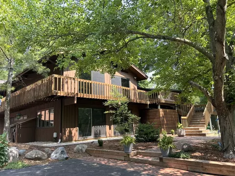 25466 N Wren Rd, Tower Lakes, IL 60010