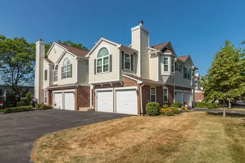 622 Grosse Pointe Cir, Vernon Hills, IL 60061