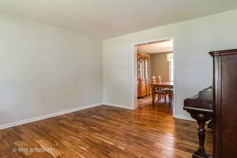565 Boardman Cir, Bolingbrook, IL 60440 photo 3