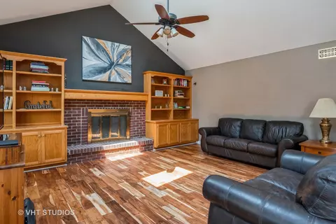 565 Boardman Cir, Bolingbrook, IL 60440 photo 8